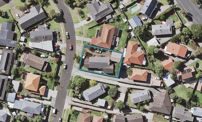 13 Dianne Louise Drive, HALF MOON BAY, AUCKLAND - Carousel 1