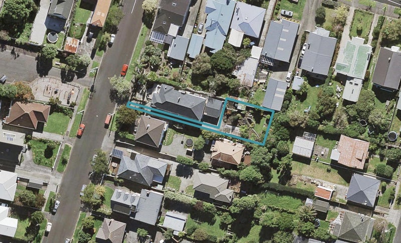 2A Waitomo Avenue, Mount Eden, Auckland - Carousel 1