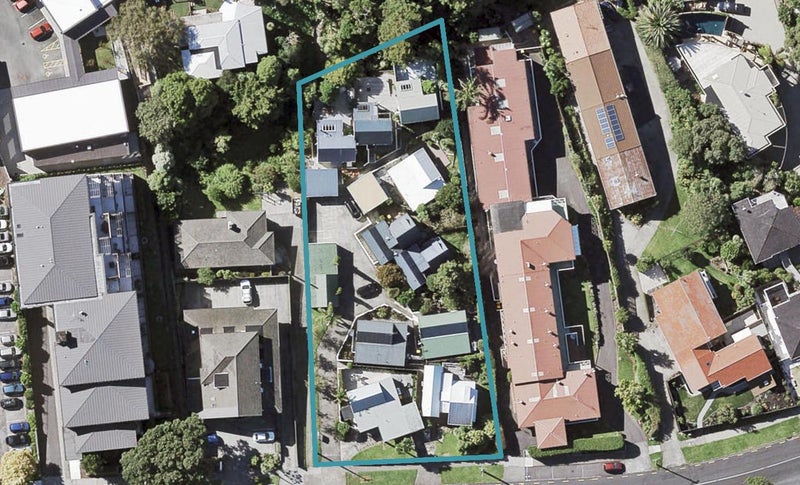 2/20 Selwyn Road, Howick, Auckland - Carousel 1