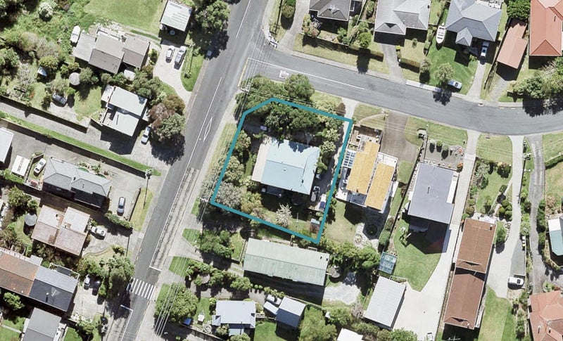 37 Stanmore Bay Road, Stanmore Bay, Whangaparaoa - Carousel 1