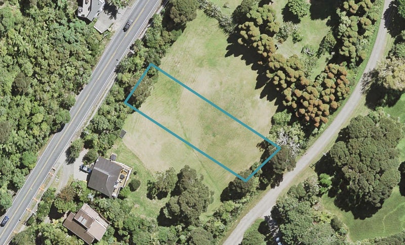 1178 Scenic Drive North, Swanson, Auckland - Carousel 1
