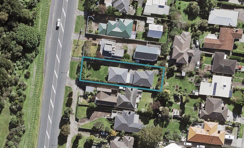 2/229 Glenfield Road, Hillcrest, Auckland - Carousel 1
