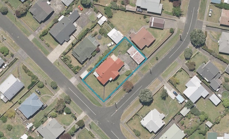 6 Muir Street, Gonville, Whanganui - Carousel 1