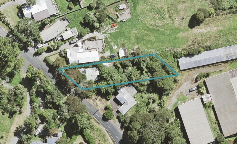 120 Shaw Road, Oratia, Auckland - Carousel 1