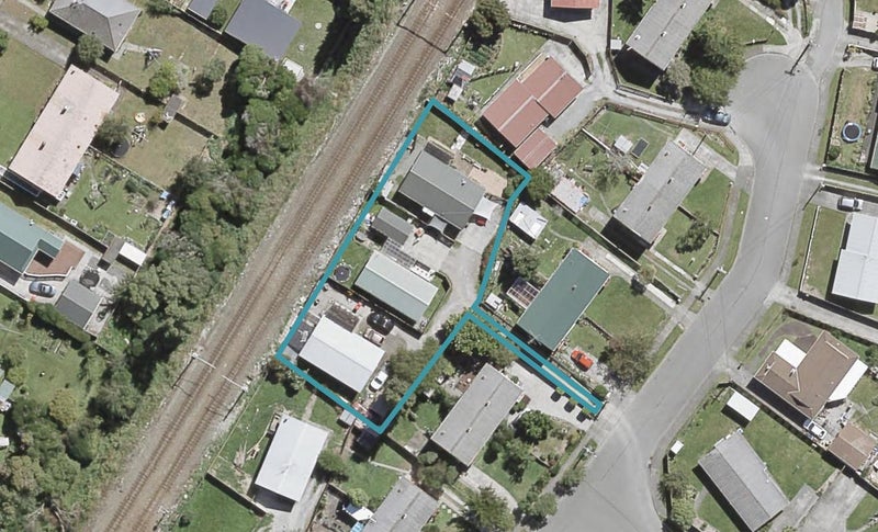 2/16 Eldon Grove, Taita, Lower Hutt - Carousel 1