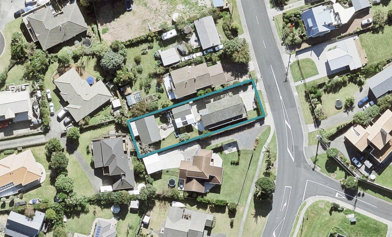 57 SHAKESPEAR RD, Army Bay, Whangaparaoa - Carousel 1