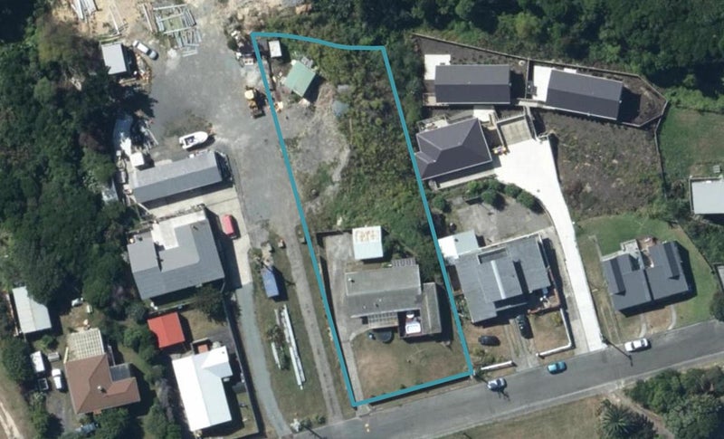 14 Puaha Street, Takapuwahia, Porirua - Carousel 1