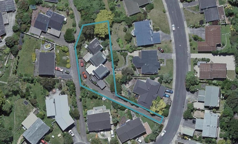 18B Caesars Place, Churton Park, Wellington - Carousel 1