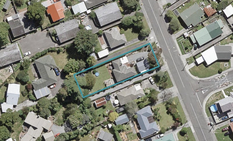 16 Mangaroa Hill Road, Maoribank, Upper Hutt - Carousel 1
