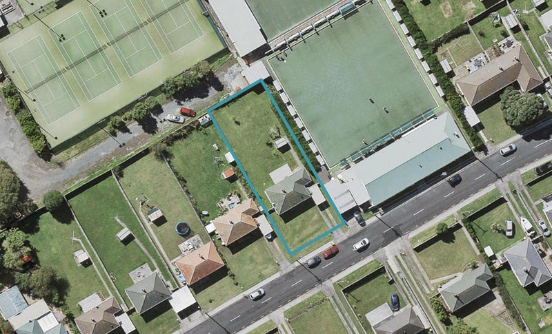 50 Roberts Avenue, Bayswater, Auckland - Carousel 1