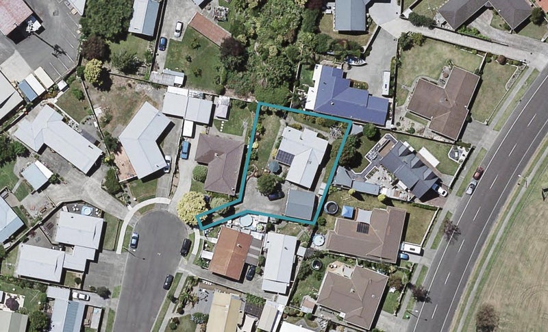 8 Townshend Crescent, Greenmeadows, Napier - Carousel 1