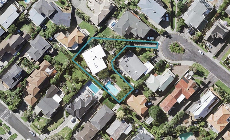 12A Midway Avenue, Castor Bay, Auckland - Carousel 1