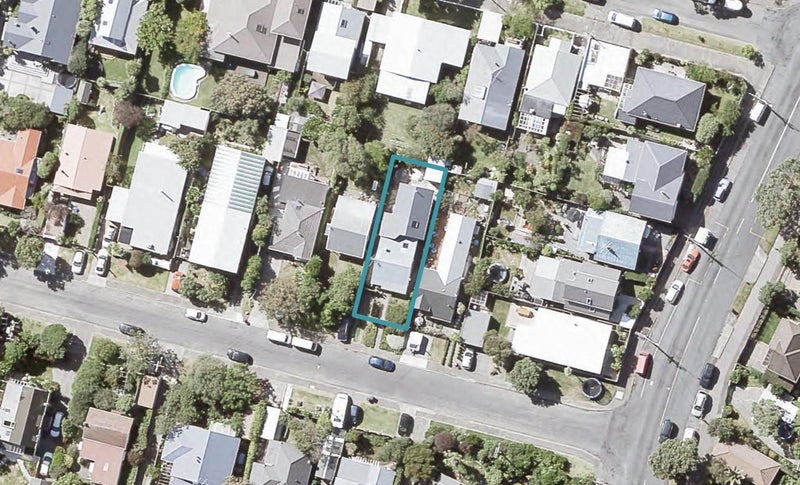 8 Miro Street, Eastbourne, Lower Hutt - Carousel 1