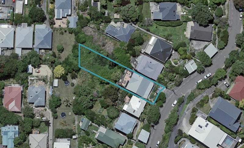 16 Sutherland Crescent, Melrose, Wellington - Carousel 1