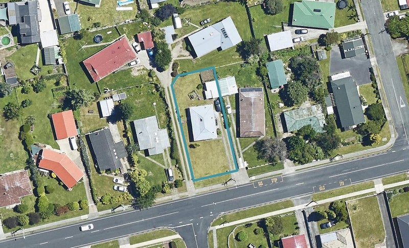 30 Kawaha Point Road, Fairy Springs, Rotorua - Carousel 1