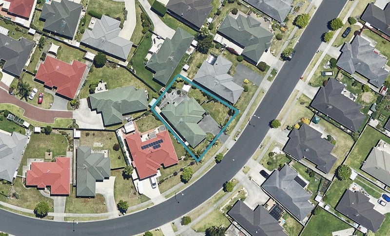 83 The Gardens Drive, Papamoa Beach, Papamoa - Carousel 1