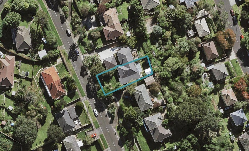 12 Simmonds Avenue, Mount Roskill, Auckland - Carousel 1