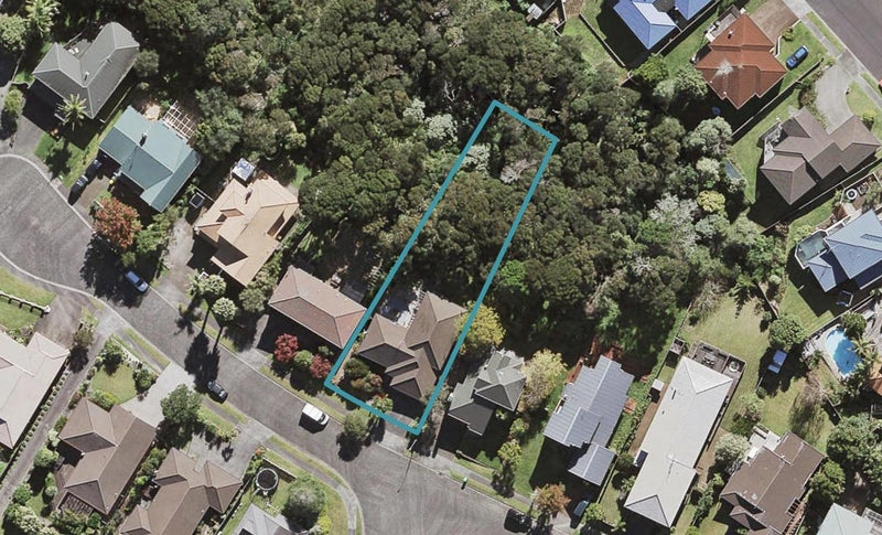 13 Chedworth Drive, Glenfield, Auckland - Carousel 1