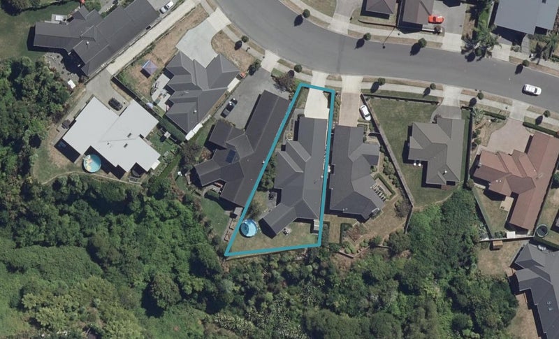 150 Saint James Drive, Huntington, Hamilton - Carousel 1