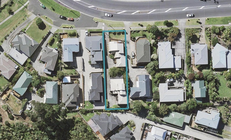 2/720 East Coast Road, Pinehill, Auckland - Carousel 1