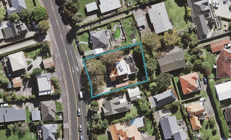 129 Glenfield Road, Hillcrest, Auckland - Carousel 1
