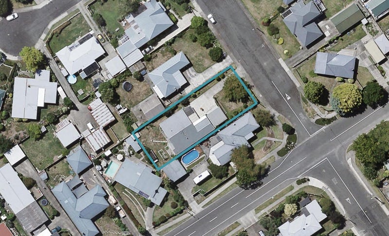 119 Warwick Road, Mayfair, Hastings - Carousel 1