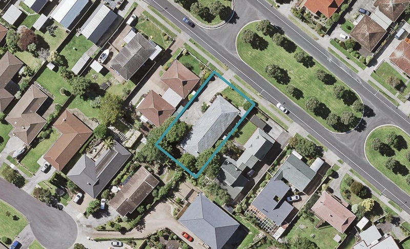 2/43 Highland Park Drive, Highland Park, Auckland - Carousel 1