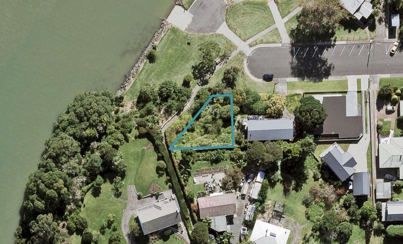 16 Chapman Road, Te Atatu Peninsula, Auckland - Carousel 1