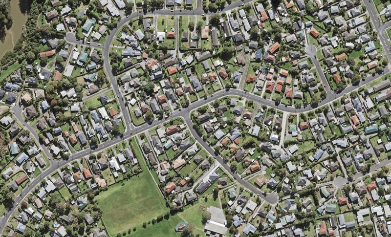 38 Vodanovich Road, Te Atatu South, Auckland - Carousel 1