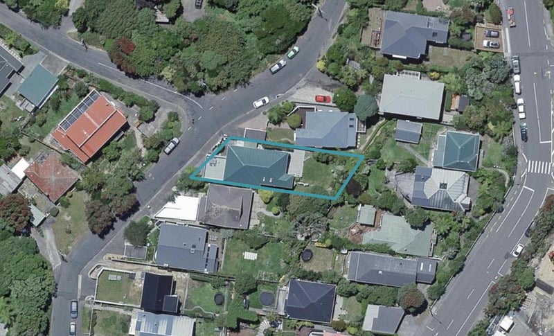 28 Woburn Road, Northland, Wellington - Carousel 1