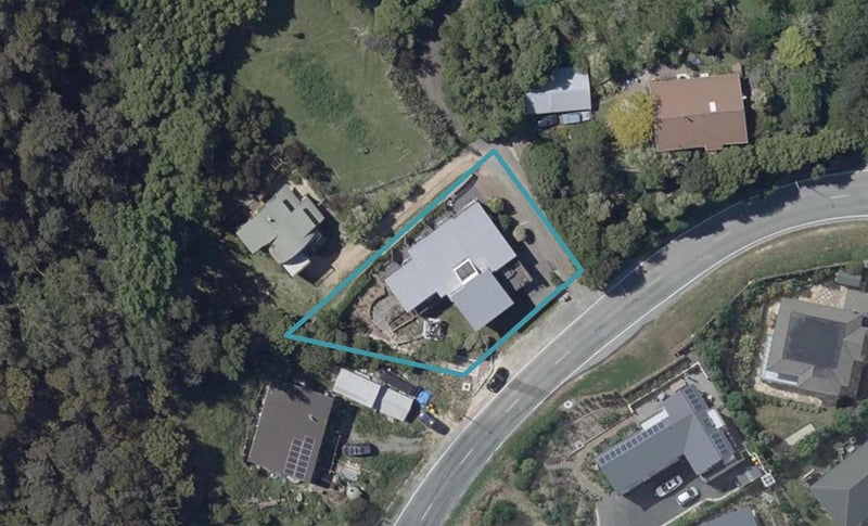98 Governors Bay Road, Cass Bay, Lyttelton - Carousel 1