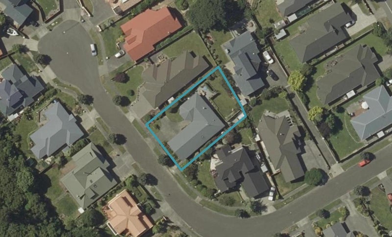 10 La Lena Grove, Fitzherbert, Palmerston North - Carousel 1