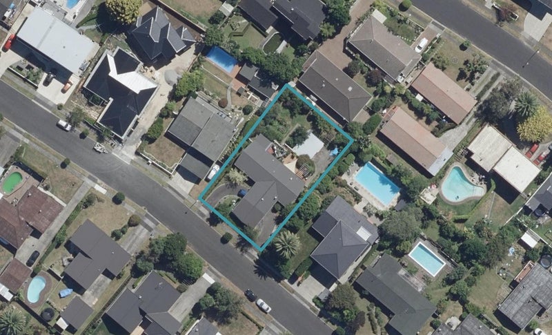 8 Edwin Street, St Andrews, Hamilton - Carousel 1