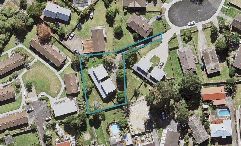 24 Reverie Place, Massey, Auckland - Carousel 1