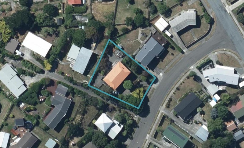 6 Pennant Grove, Titahi Bay, Porirua - Carousel 1