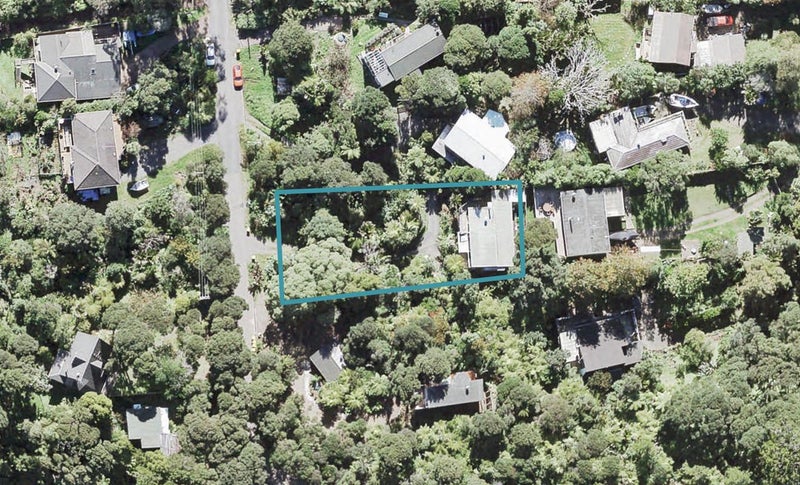 12 Kilgour Terrace, Huia, Auckland - Carousel 1