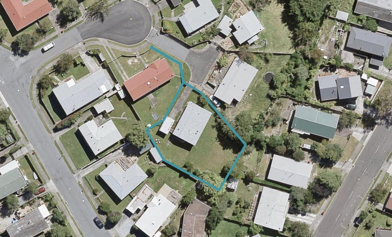 16 Aniseed Grove, Timberlea, Upper Hutt - Carousel 1