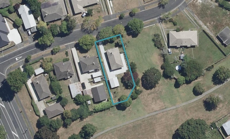 10 Sare Crescent, Fairfield, Hamilton - Carousel 1