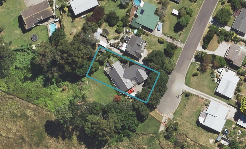 8 Wallis Road, Kaiti, Gisborne - Carousel 1