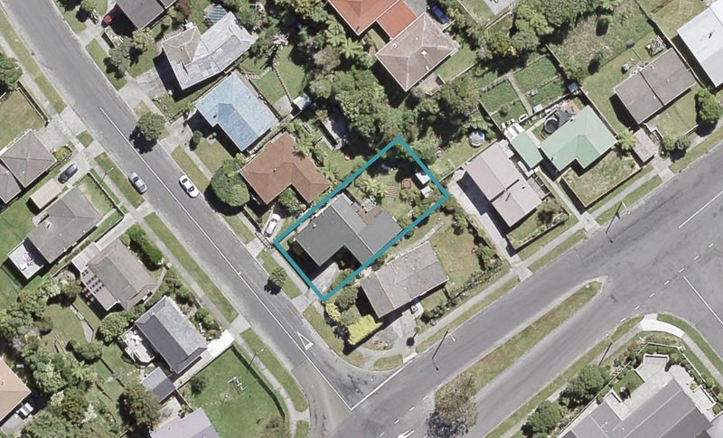 4 Waipounamu Drive, Kelson, Lower Hutt - Carousel 1