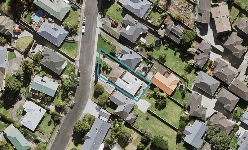 16 Eaton Road, Hillsborough, Auckland - Carousel 1