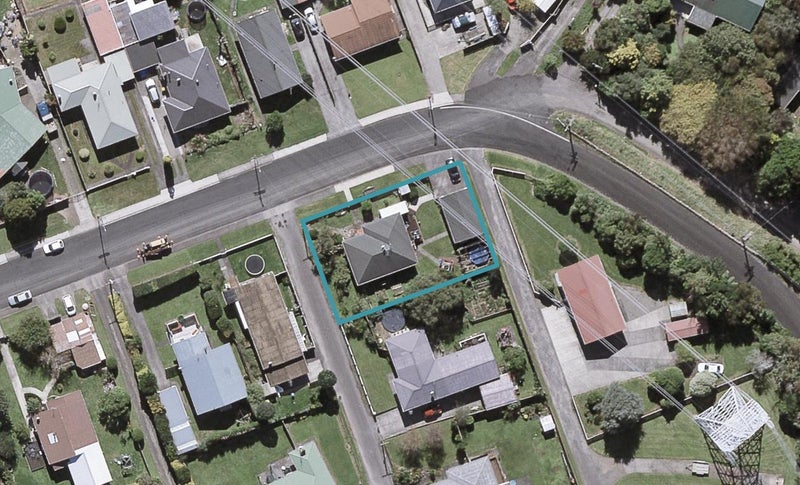 20 Saxton Road, Upper Vogeltown, New Plymouth - Carousel 1