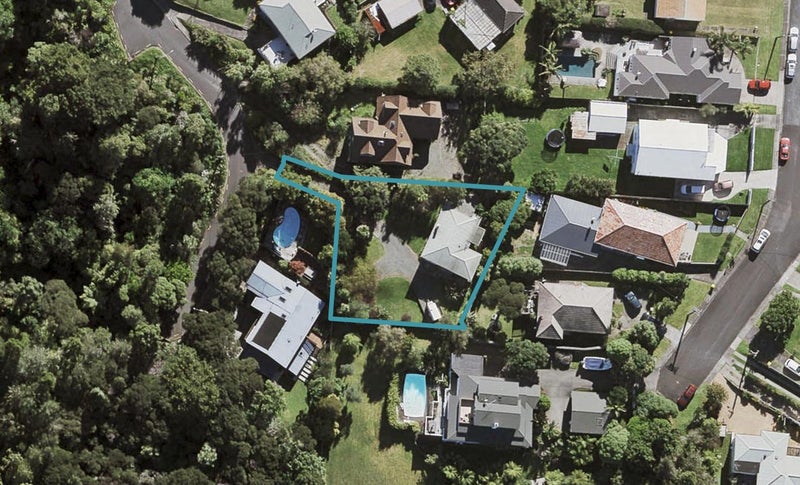 20 Valley Road, Northcote, Auckland - Carousel 1