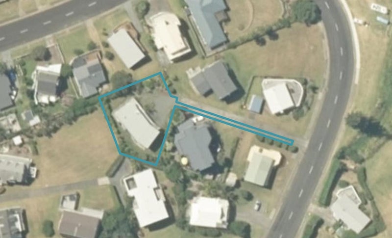 222 Onemana Drive, Onemana, Whangamatā - Carousel 1