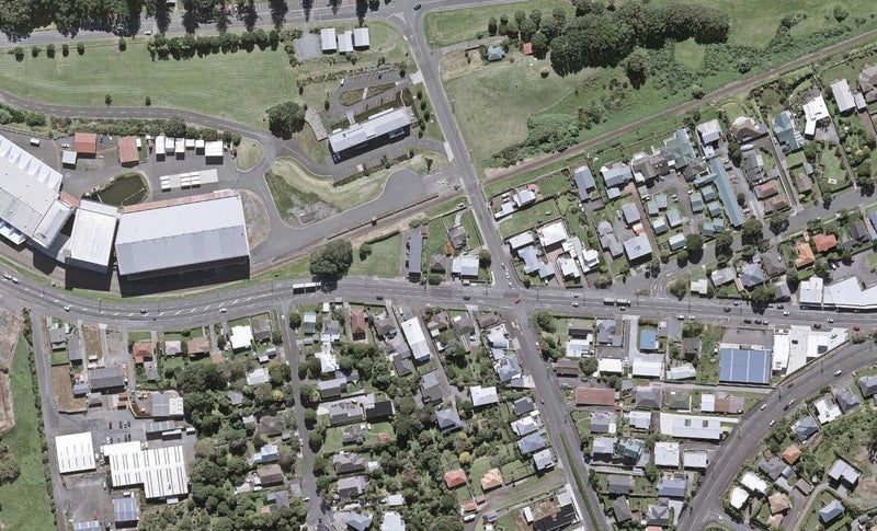 36 Breakwater Road, Moturoa, New Plymouth - Carousel 1
