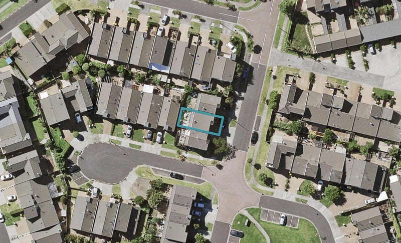 17 Spalding Rise, Golflands, Auckland - Carousel 1