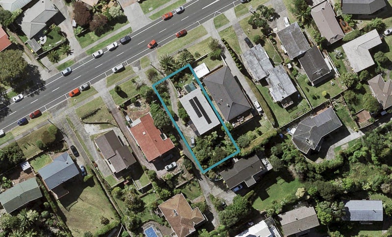 275 Sunset Road, Sunnynook, Auckland - Carousel 1