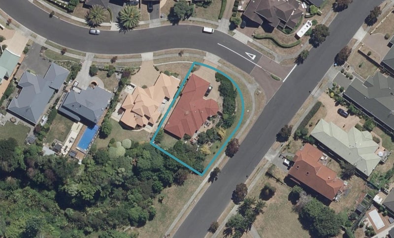 1 Keswick Crescent, Huntington, Hamilton - Carousel 1