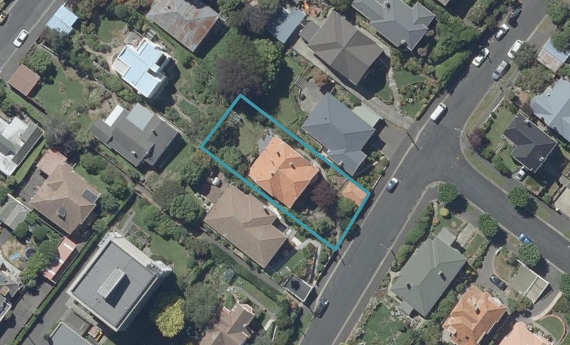 17 Falkland Street, Maori Hill, Dunedin - Carousel 1