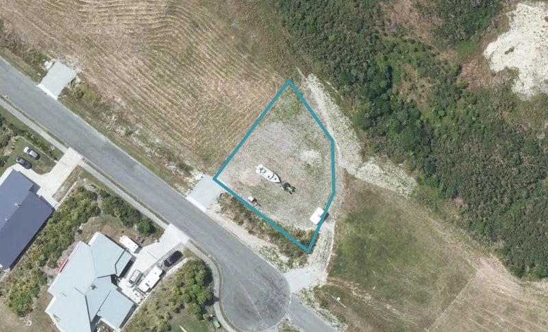 17 Mahia Heights Drive, Mahia, Māhia - Carousel 1